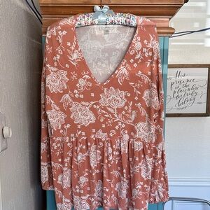 Cupio Women's Floral V-Neck Blouse - Rust and White